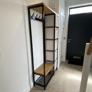 Open Hallway Unit With Coat Rail And Storage Space - Image 3